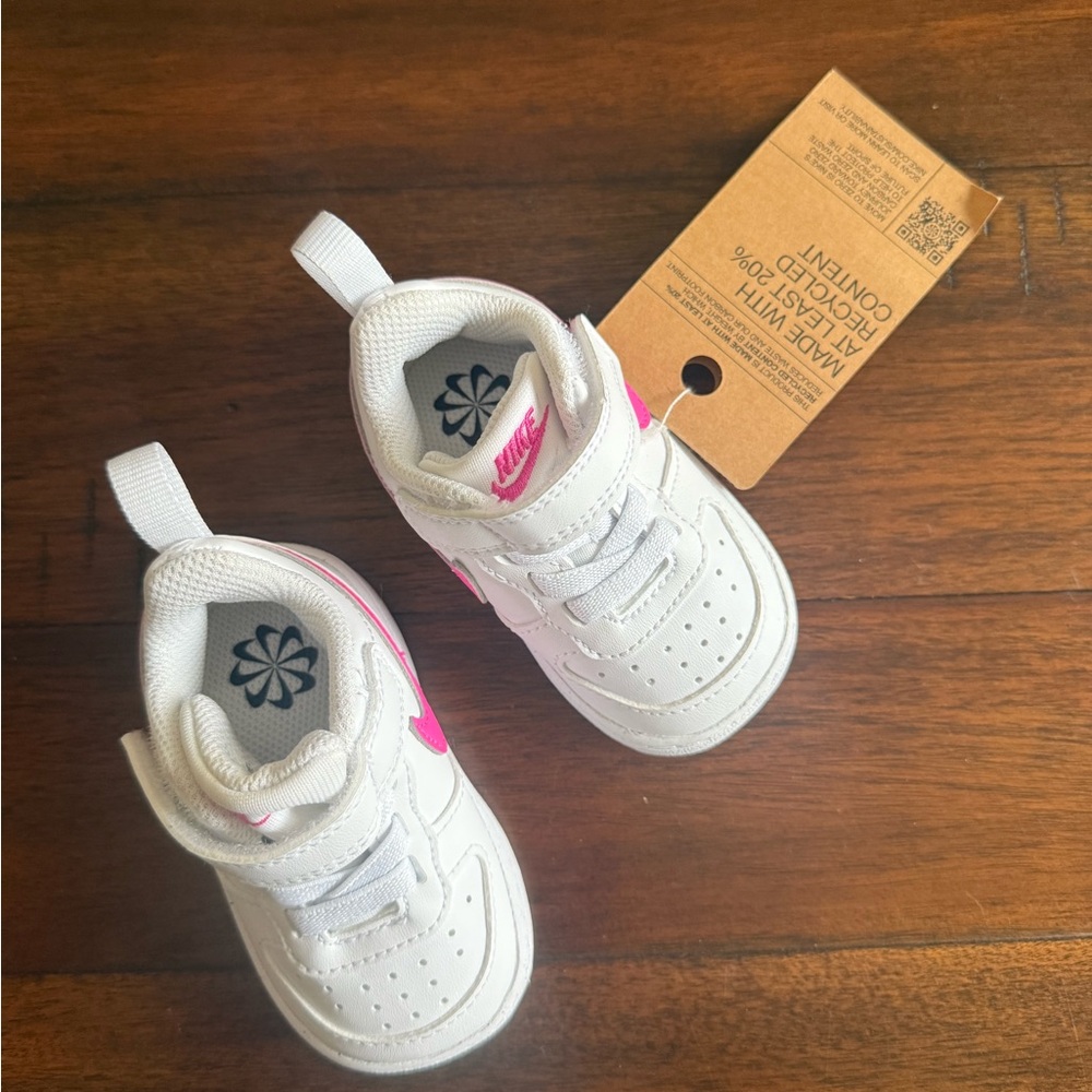 Nike Infant Baby Toddler White Sneakers with Hot Pink Swoosh - Velcro Strap - Picture 3 of 6